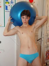 Dark-haired guy shows that ass and looks sexy as fuck during it
