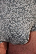 Shredded twink showing his delicious bulge in an HQ gallery