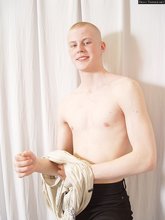 Albino-looking twink shows off his great-looking body here