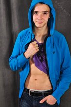 Dude in a sexy hoodie shows off h is soles and ass on camera