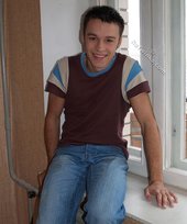 Dark-haired twink and his incredible face (close-ups)