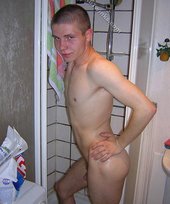 Smiling twink posing nude on the toilet (HQ gay XXX)