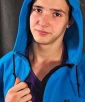 Dude in a sexy hoodie shows off h is soles and ass on camera