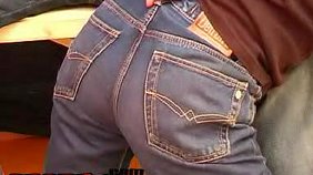 Blue get-up hunk spanking that twink ass on cam