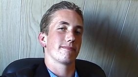 Beautiful-looking twink cums all over himself