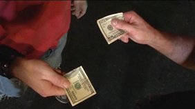 Dude strops at the red light and gets a free BJ from a stranger