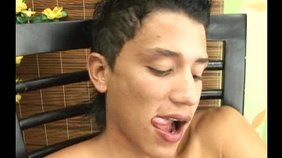 Weed-smoking dude blows his massive load on his own belly